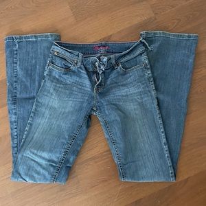 Women’s wrangler jean